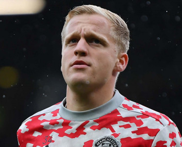 Mançester Yunayted'dən ayrılmaq üçün menecerini dəyişdi