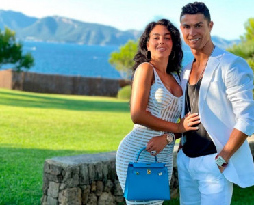 Ronaldo 5-ci dəfə ata olacaq - FOTO