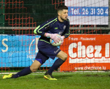 Lüksemburqun qapıçısı ata olacağı üçün Azərbaycanla matçı buraxacaq