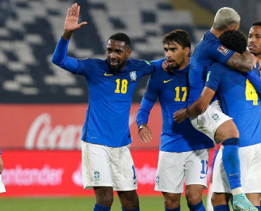 DÇ-2022: Braziliya millisi final mərhələsinə vəsiqə qazandı