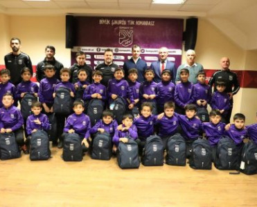 Sumqayıt'ın akademiyası üçün yeni idman geyimləri