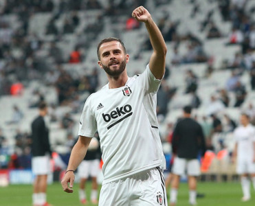 Beşiktaş'ın futbolçusu bu səbəbdən millinin heyətindən kənarlaşdırılıb - FOTO