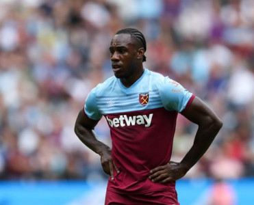 Klub sahibi futbolçunu oyuna çatdırmaq üçün 120 min avro ödədi