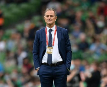 Azərbaycan himnini ürəkdən oxuyuram - De Byazi