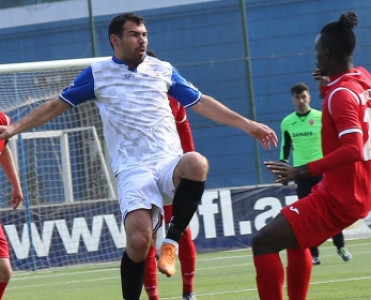 Keşlə'nin futbolçusu 100-ü haqladı