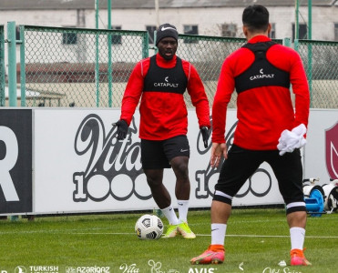 Neftçi Səbail'lə oyuna iki itki ilə hazırlaşır