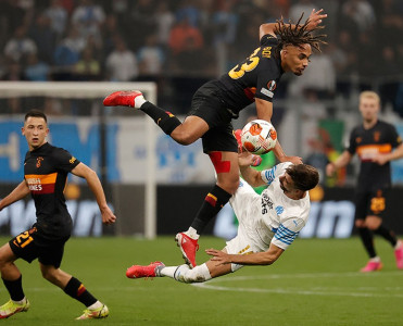 Fransalı jurnalist Qalatasaray'ı təhqir etdi - FOTO