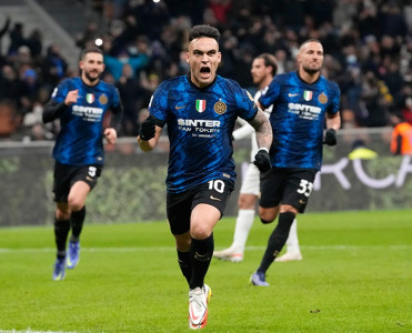 Napoli xal itirdi, İnter və Milan'dan qələbə