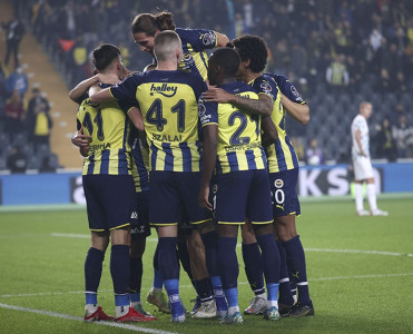 Başakşəhər və Fənərbaxça'dan darmadağın