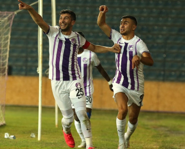 İsgəndərli üçün yarım saat və 1 xal