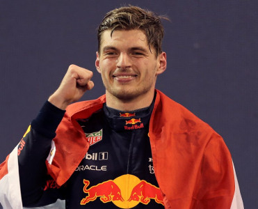 Əbu Dabi'də unudulmaz son: Maks Verstappen çempion oldu