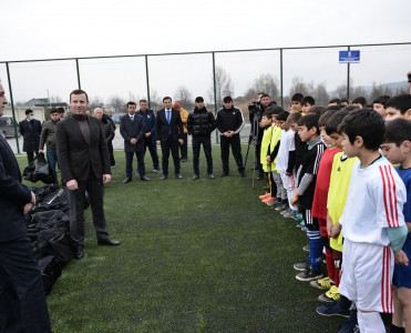 İsmayıllıda süni örtüklü meydança istifadəyə verilib