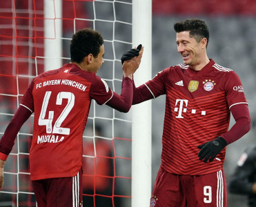 Levandovski Ronaldo'nun rekordunu təkrarladı, Mülleri geridə qoydu