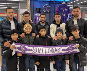 Kontakt Home mağazasında Sumqayıt FK guşəsinin təqdimetməsi olub