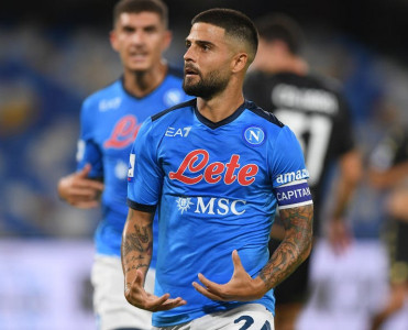 Napoli'nin futbolçusu koronavirusa yoluxdu