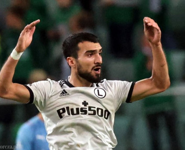 Legiya'da qalmaqal: Klub Mahir Emreliyə boyun əyməyəcək