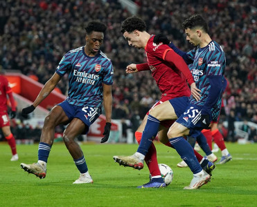 Liverpul'la Arsenal'dan ilk oyunda heç-heçə