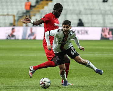 Beşiktaş 3 xalı tək qolla qazandı