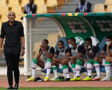 Komorlar koronavirusa təslim oldu - oynayacaq qapıçısı yox