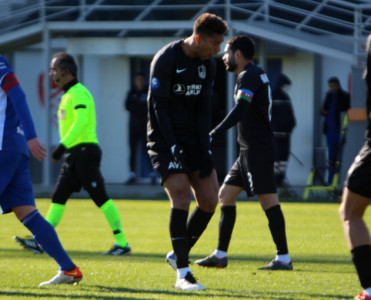 Hakimlər Neftçi'nin oyununa gecikdi