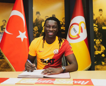 Bafetimbi Qomis rəsmən Qalatasaray'da