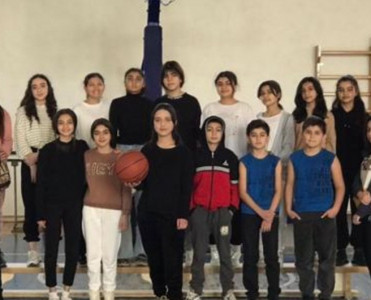 Marneulidə azərbaycanlı qızlardan ibarət basketbol komandası yaradıldı