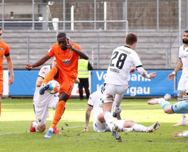 Nazarov oynadı, komandası uduzdu