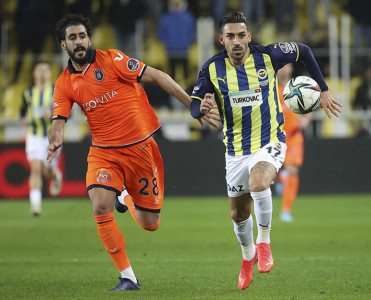 Liderdən qələbə, Fənərbaxça Başakşəhər'ə uduzdu