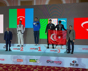 Radik İsayev Antalyada çempion oldu