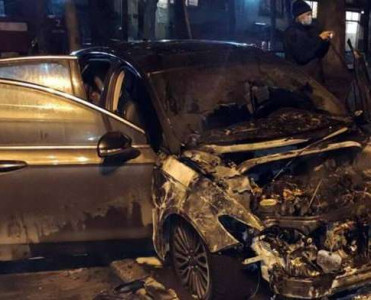 Ukrayna klubunun direktorunun avtomobili yandırıldı
