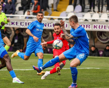 İsgəndərlinin komandasına bir qol bəs etdi