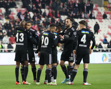 Başakşəhər uduzdu, Beşiktaş'dan çətin qələbə