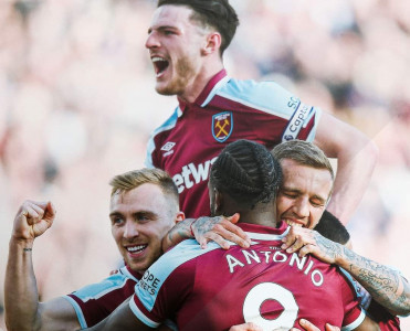 Vest Hem Vulverhampton'a qalib gəldi