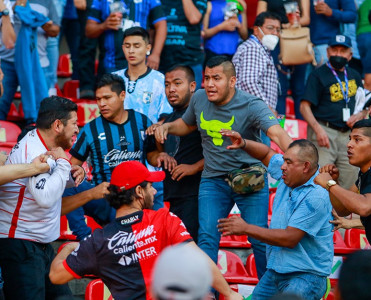 Keretaro –  Atlas oyunu yarıda qaldı, 17 nəfər öldü