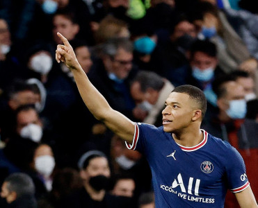 Mbappe İbrahimoviçi geridə qoydu