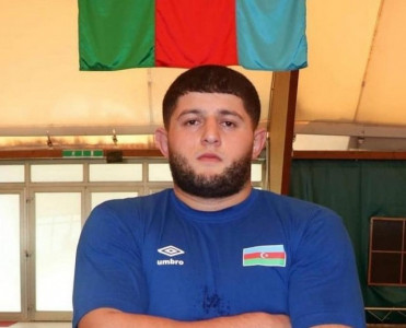 AÇ:  Azərbaycanın güləşçisi erməniyə qalib gələrək yarımfinala yüksəldi