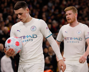 Mançester Siti səfərdə büdrədi