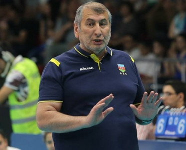 Bir futbolçunun maaşını voleybol klubuna versinlər