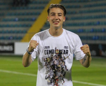 Oynamayanda çox əsəbiləşirəm - Mert Çelik