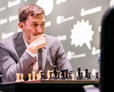 Məşhur rus şahmatçı 6 aylıq cəzalandırıldı