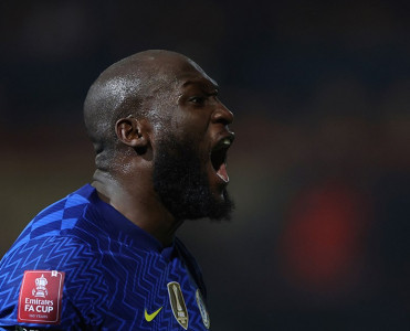 Çelsi'nin futbolçusu PSJ'nin hədəfində