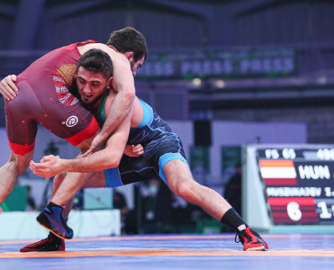 AÇ: Azərbaycanın dörd güləşçisi finalda!