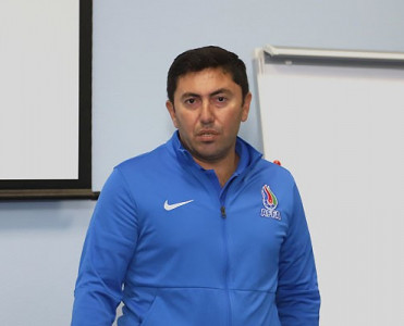 Qaymaqlar Premyer Liqa klublarındadır