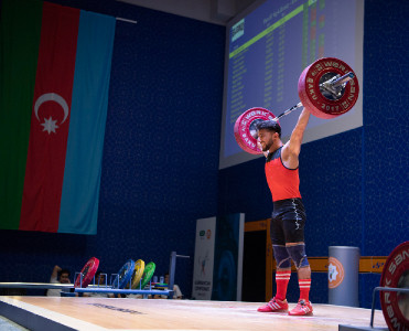 İsa Rüstəmov Azərbaycan çempiondur!