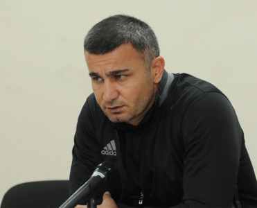 50 az yaş deyil, düşünmək olar ki, qocaman mütəxəssisəm