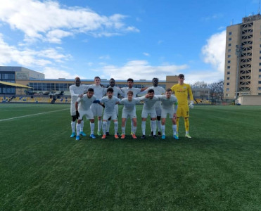 Əlizadənin komandasından inamlı qələbə