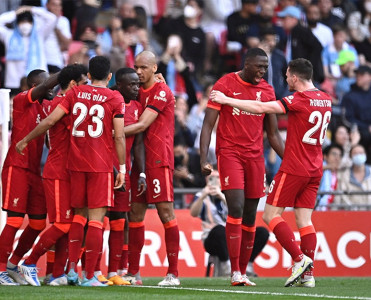 Liverpul Mançester Siti'ni məğlub edərək finala yüksəldi