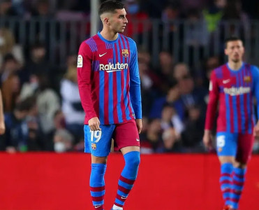 Barselona doğma meydanda uduzdu