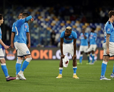 Napoli'yə bir zərbə də Roma'dan