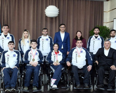 Fərid Qayıbov çempion paralimpiyaçıları qəbul etdi